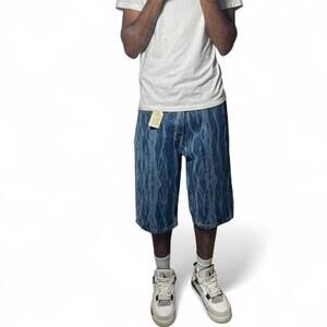 Levi’s Baggy Long Striped Jorts